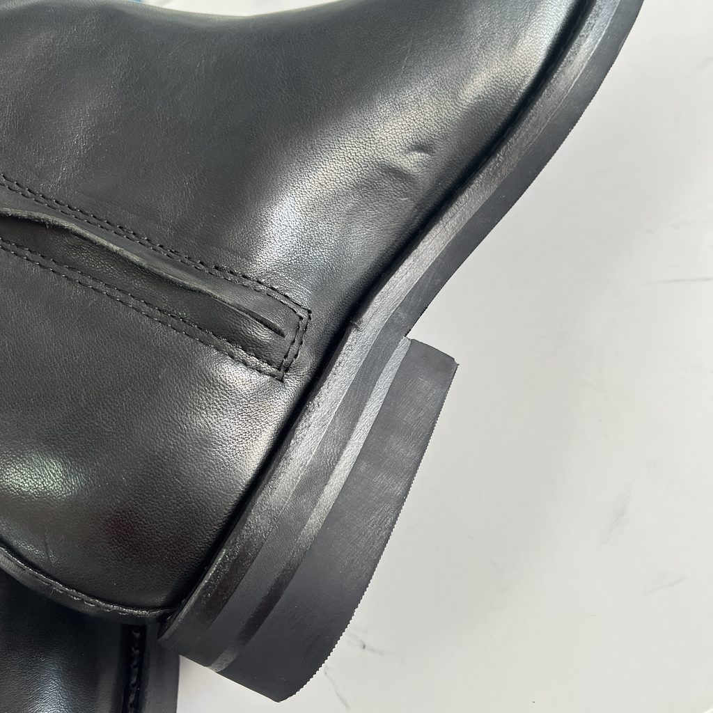 Classic Black Round-Toe Leather Chelsea Boots for Men - Business Casual Slip-On Boots